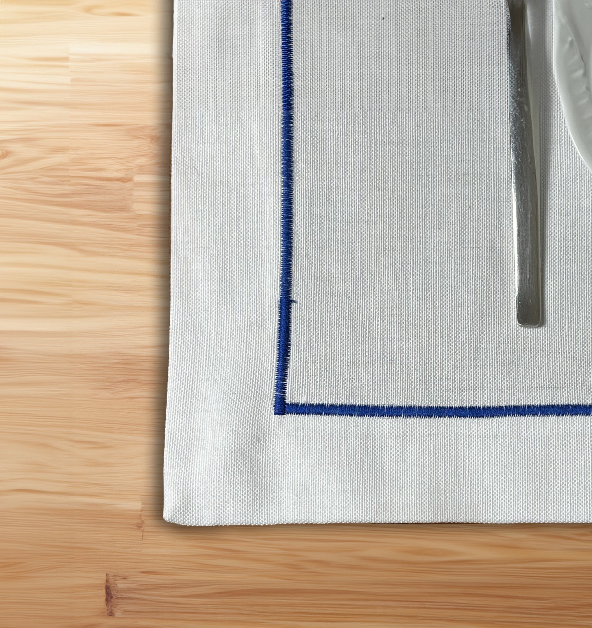 Placemats - White cotton and linen placemat with colored cord 