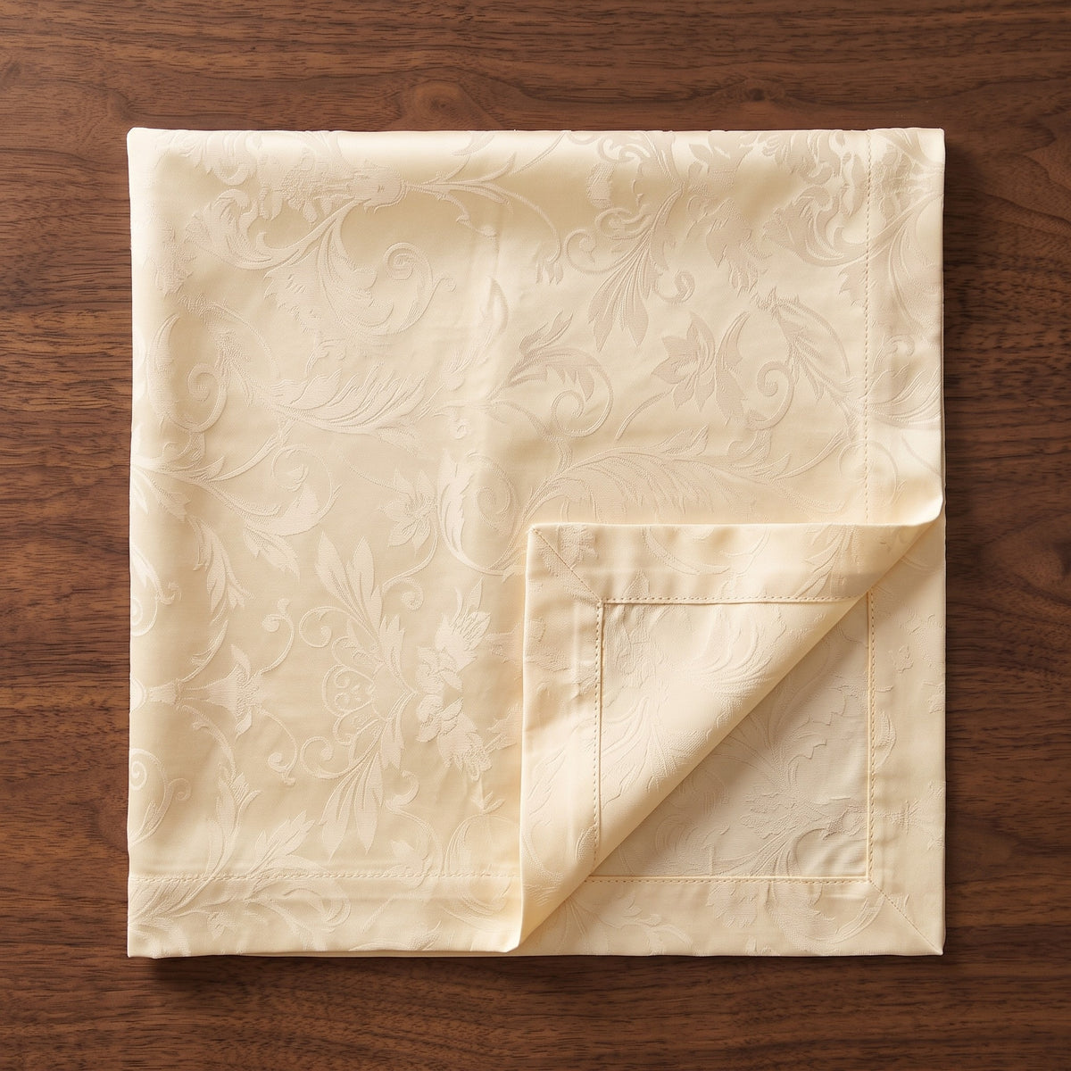 Tovagliolo 40×40 in raso jacquard champagne con disegno tono su tono
